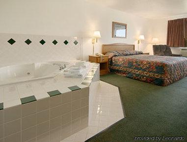 Super 8 By Wyndham Sisseton Motel Room photo